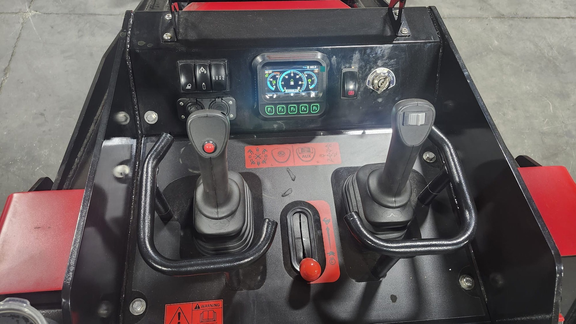 New 2026 ALKAR Tractor Loader - Image 15